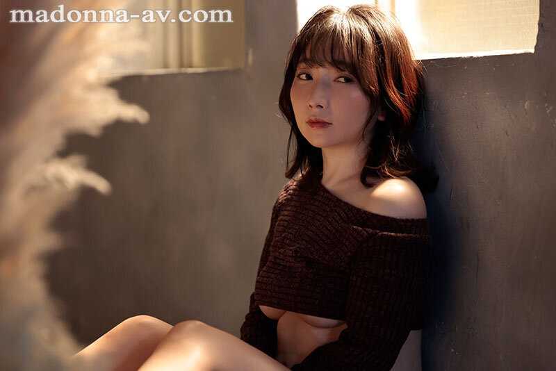 新人 保科希帆 32歳 AV DEBUT 純真な保育士の人妻―。子供のようなあどけなさを’裏切る’強すぎる欲望―。