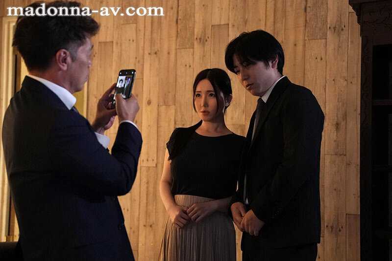 ヌードモデルNTR 上司と羞恥に溺れた妻の衝撃的浮気映像 夏目玲香