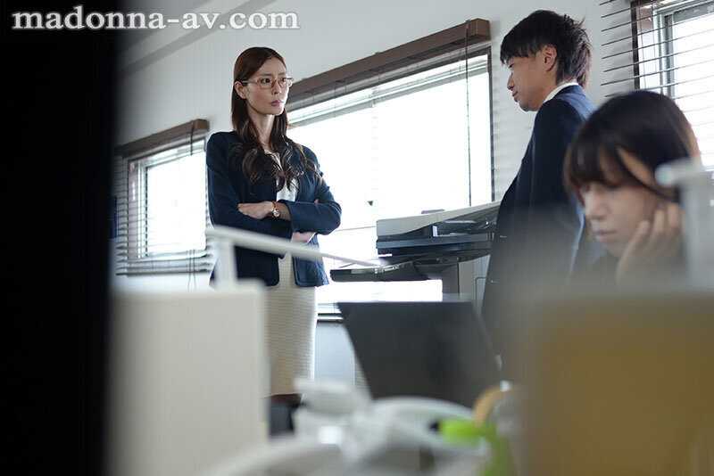 高身長で脱いだらエロい、女上司を孕ませたいー。某不動産会社 潮吹き敏感体質の課長・葵さん（38歳） 葵百合香