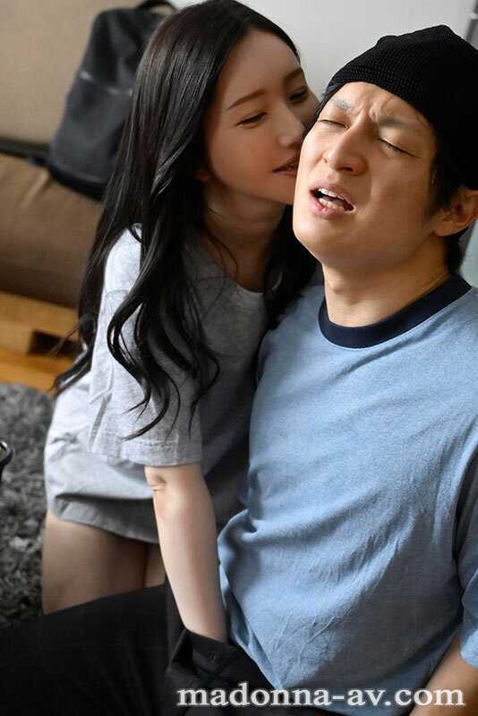 甘い囁きに流されるまま、僕は大学を留年するまで、人妻との巣篭もりSEXに溺れて…。 夏目玲香