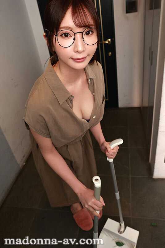 【VR】新妻ゆうか 初VR 単身赴任先でムラムラが収まらず行ってしまったメンズエステでお隣の地味奥さんと遭遇…。隣人妻と身体の相性が抜群で、本番NGのはずが求められるまま中出しSEXしまくった僕。超高画質8K