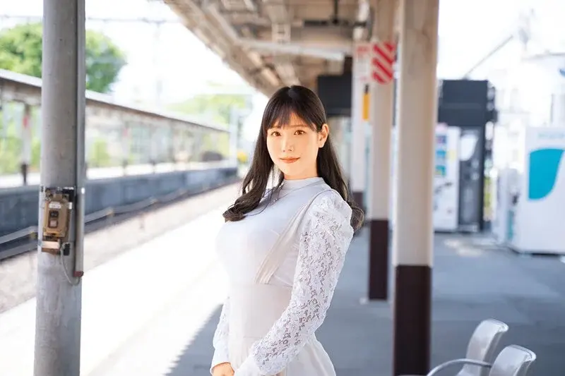 Two Days and One Night of Non-Stop Sex with a Married Woman at Hot Springs - An Adulterous Journey with Creampie - Iori Tsukimi[Origin]