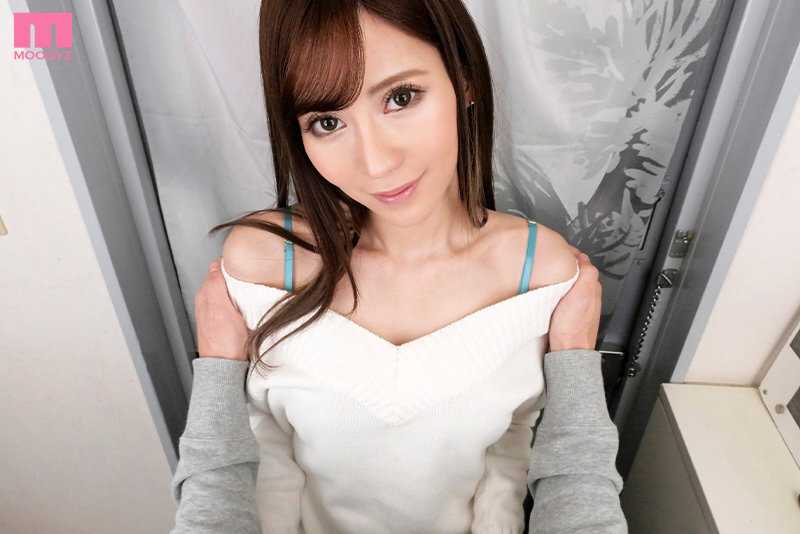 VR Close-up Beauty Angle VR!! Maron Natsuki loves you with every deep kiss. Deep kisses with dripping saliva! Deep kisses at the moment of climax! And even more proactive deep kisses from you! High definition footage focused entirely on passionate kissing!![Origin]