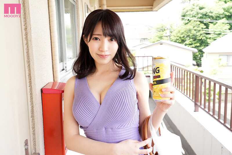 After my night shift at the VR club, I was about to go to sleep when I heard moaning sounds from my neighbor! When I knocked on the wall, she suddenly came to my room and turned out to be an incredibly skilled call girl who had just finished her night shift! She made me climax over and over! - Rio Rukawa[Origin]