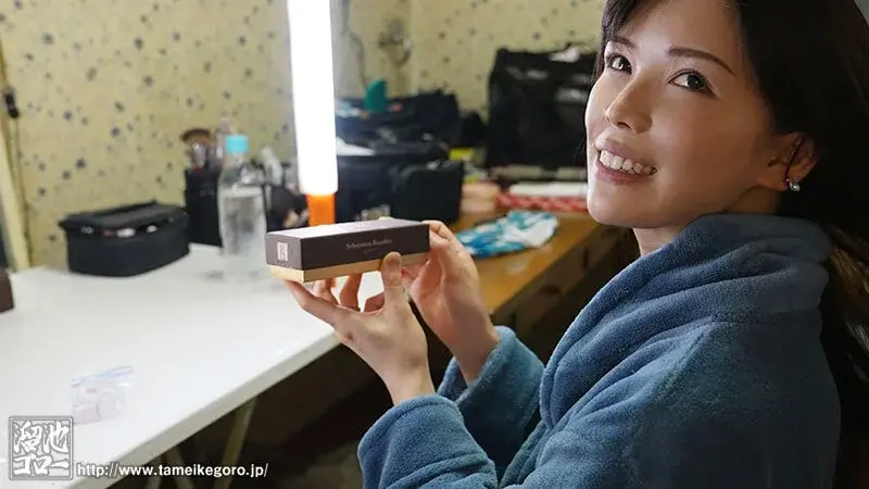 I don't use contraception. Creampie OK! Active surgeon Minami Ayase (married woman) makes her AV debut!![Origin]