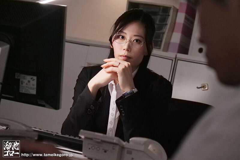 肉食人妻女上司が部下を誘惑してイカせまくる！ HYPERパワハラ＆セクハラカンパニー 相葉美沙子