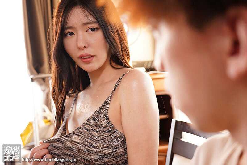 田舎に帰省したら元カノ（巨乳）がバツイチ×ヤリマン×シンママになっていたので…1泊2日でハメまくり10射精SEX！！ 黒島玲衣