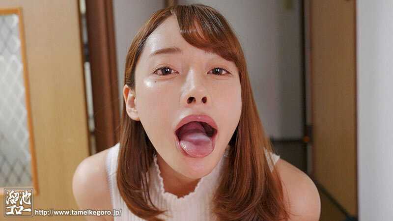 家にやって来たデカチ○ポをつまみ食いしちゃうフェラチオ大好き奥さんです。 大谷双葉