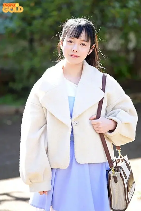 Despite promising it would never leak... Big-breasted idol with an amazingly huge posterior doing private photoshoot side gig - Wakaba Tsukimi[Origin]