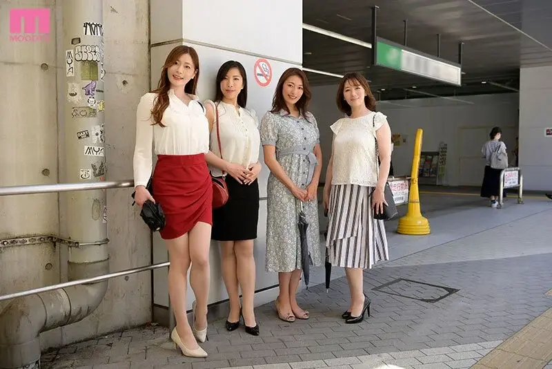 A Pink Salon reunion after 20 years - A day of unlimited oral pleasure and internal releases, with mature ladies rotating their lips and intimate parts in a flower petal formation. Featuring Reiko Kobayakawa, Chisato Shoda, Miki Yamase, and Yurika Aoi[Origin]