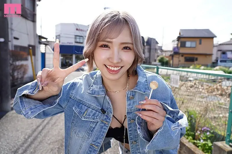 When returning to my rural hometown where casual sex is commonplace, I encountered my former classmate who had become a famous promiscuous girl and the most notorious senior from our area. Despite it being my first experience, they repeatedly drained me dry. A memorable encounter with Haruharu Moka and AIKA[Origin]