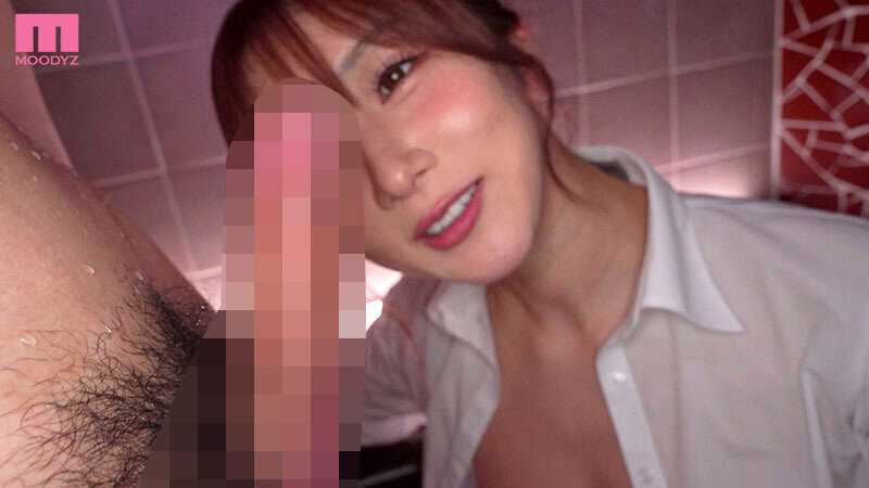 僕の性癖に刺さる美脚女上司のノーパン直穿きパンスト挑発に負け上から目線で痴女られ20発射精し絶賛ドはまり中 大槻ひびき