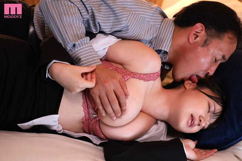 A colleague at work who is about to get engaged keeps touching my buttocks and breasts when passing by telling me to quit soon. I was drugged with sleeping pills by my despised superior whom I hate to death at a drinking party, and while I was asleep, my breasts were exposed and I was r*ped - Mao Hotta