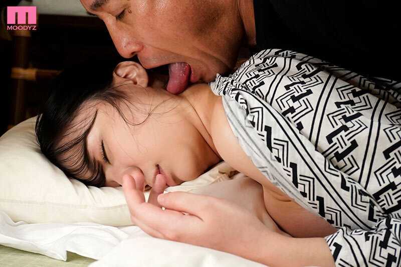 During the training camp of the prestigious boxing club... Big-breasted student manager Mao Hotta was gang raped while sleeping