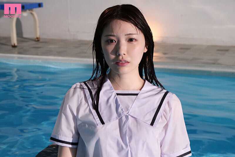 ずぶ濡れ不倫愛 一度ハメた競泳水着の教え子に絶倫チ○ポを惚れられて何度も何度もSEXした練習後のプールサイド 石川澪