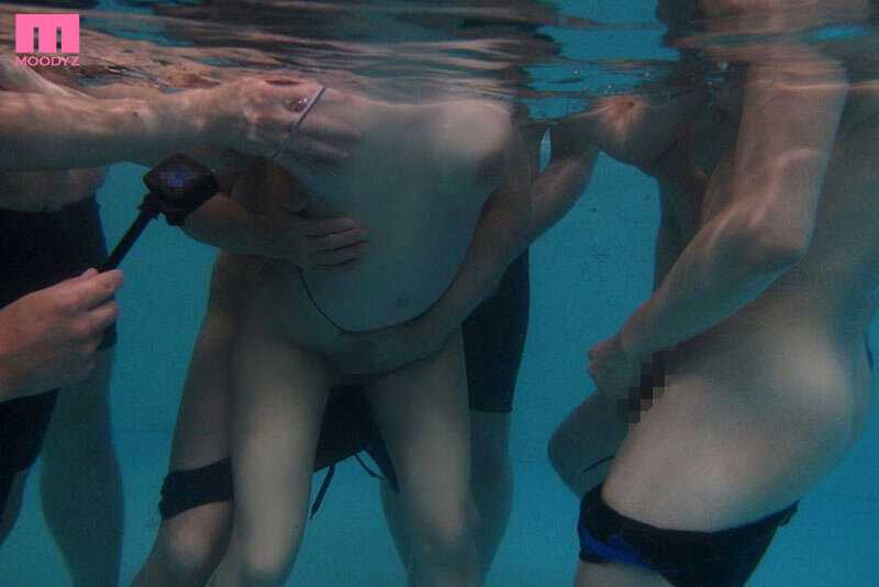 水泳部新任女教師輪● チー牛男子水泳部員も数の暴力で低身長Iカップロリ巨乳コーチをレ×プできる あんづ杏