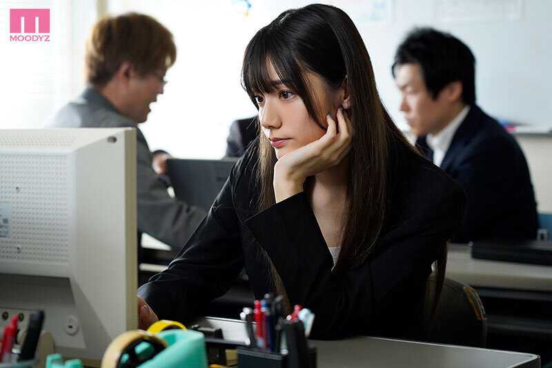 新型媚薬でキメセク洗脳美脚ガクブル気高き女捜査官レナ ポルチオ直撃媚薬で理性が吹き飛ぶほどイカされ続けた痙攣・監禁72時間 宮下玲奈