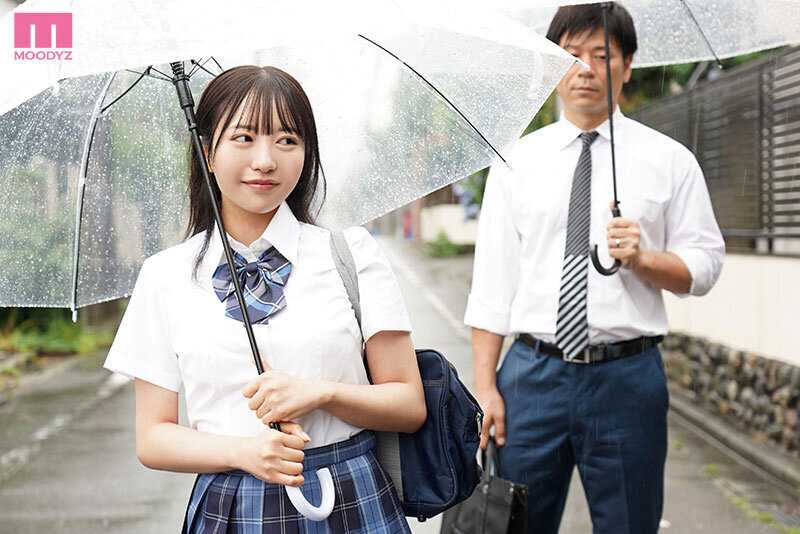 Sir... let's have an affair just for today. While living in a hotel with my student, we unexpectedly ended up sharing a room... Despite having a wife, I straddled you without hesitation, continuing to move my hips passionately until dawn.