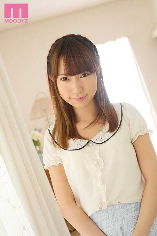 19 Years and 3 Months! A Beautiful College Student Who Has Been a Self-Pleasure Enthusiast Since Age 3 Makes Her Adult Video Debut - Rin Nanase (Provisional Name)[Origin]