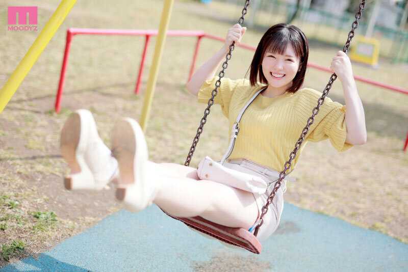 新人 明るい ポジティブ 元気 ハッピー 甘えん坊なFカップ女子大生高級なおちんちんとSEXしたくてAVデビュー 波島ほの花