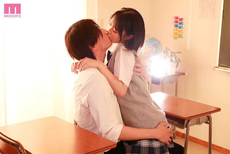 New Face! A lovely nursery teacher with an adorable smile who's popular with both kids and dads! Her irrepressible curiosity bursts forth as she makes her AV debut with unrestrained passionate expressions! Honoa Shirahama