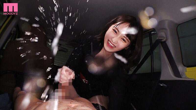 Even after ejaculation, it doesn't stop! Even after squirting, it doesn't stop! Being continuously teased by a smirking seductress until post-climax leakage explodes!! The best male squirting pursuit compilation