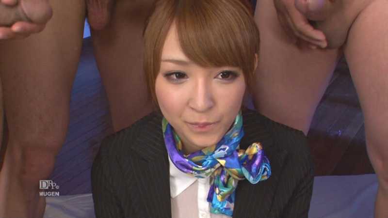 KIRARI 55: Hikaru Shiina Complete Collection DX 3 Hours - A comprehensive compilation featuring the stunning performances of Hikaru Shiina, showcasing her most memorable scenes and captivating moments across multiple productions. This special edition brings together her finest work in an extended format.[Origin]