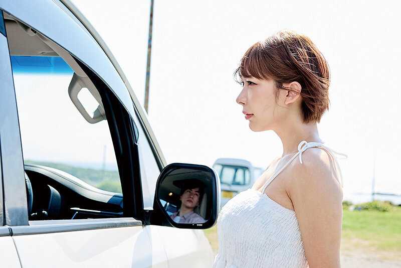 南国リゾートバイトに参加した僕は住み込み先で出逢ったデカ尻ギャルと人目を盗んでは生でハメまくった 弥生みづき