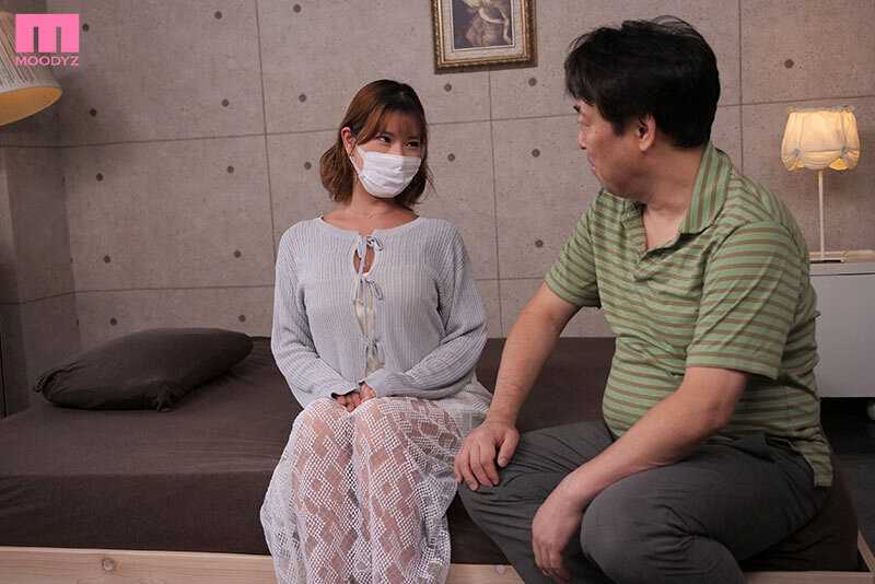 The sex with the massage parlor girl is... masochistically erotic. The owner of this lewd body is a massage parlor girl living in Takaido who has a boyfriend. Despite being a delinquent, she goes crazy with sensitive orgasms from the male actor's penis. AV debut. Mizusaki Ruka