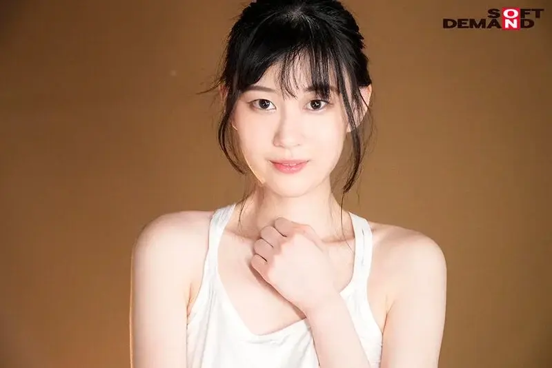 Sensitive small breasts being teased leads to intense orgasms... A memorial of first-time sensual development experiences. Hitomi Yoshikawa[Origin]