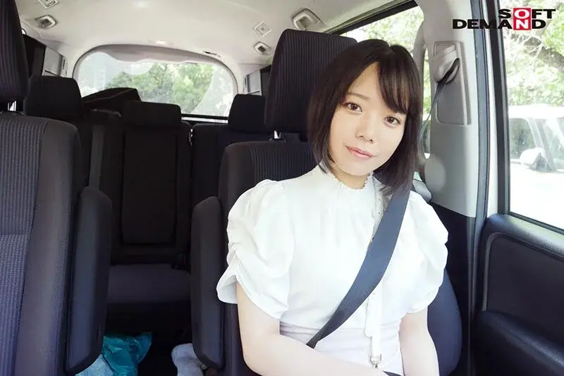 Former idol Nagisa Asakai, a petite 149cm innocent girl from Ibaraki, reaches multiple climaxes while starring in her favorite work alongside her admired actress! A compliant hot spring trip[Origin]