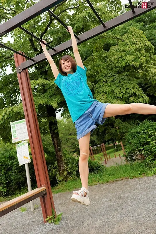 I want money to go to live concerts! However, she's actually very curious about sex? After a year of abstinence, this mischievous girl with scraped knees makes her adult video debut seeking intimacy. Rio Natsuki (alias, age 20)[Origin]