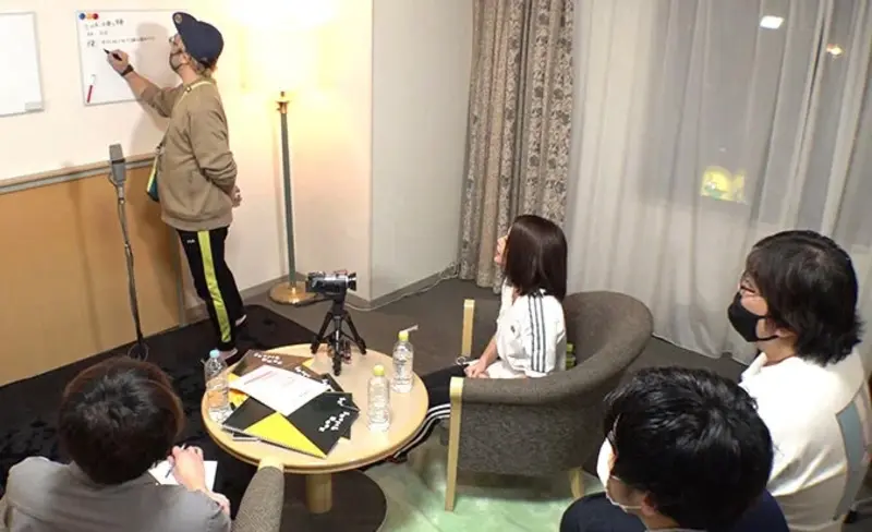 Two-Day Sex Training Camp: Completing a Manzai Comedy Script and Performing on Stage - Umi Natsukawa[Origin]