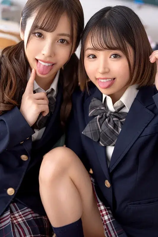 Uniform-clad beauty dripping with desire - passionate french kissing and saliva exchange with Arisu Mai/Kikuchi Haru[Origin]