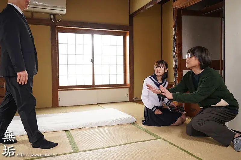 Please tie me up and violate me... A beautiful schoolgirl in uniform who awakens to masochism volunteers for bondage training - Uta Hibino[Origin]