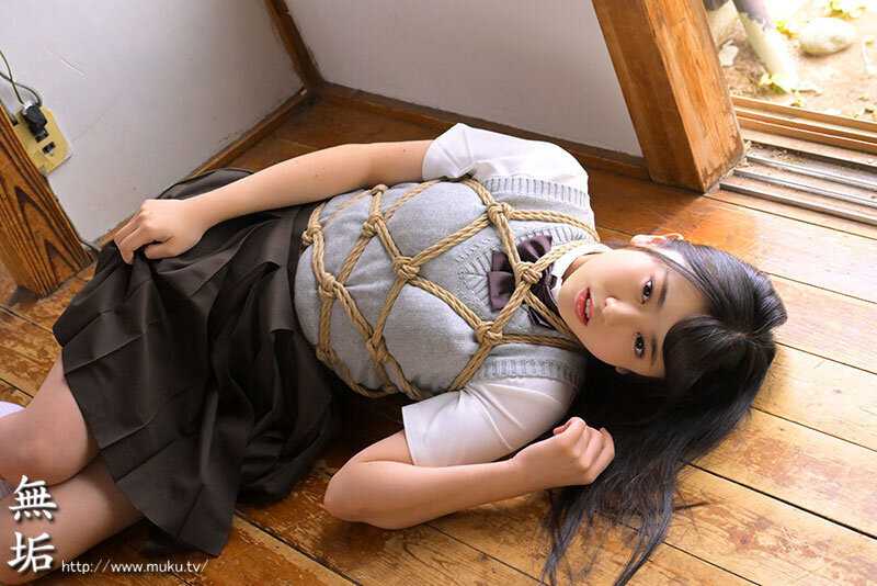 Childhood friend reunited after long time, became a submissive masochist through bondage training. Former teacher's pet turned pleasure servant Shinonome Azusa reaches climax with deep oral stimulation while restrained