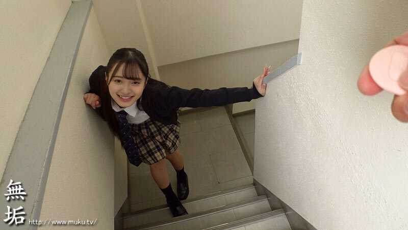 大人のカラダに制服を着せる。 恥じらい制服コスプレで羞恥散歩と燃えまくり性交 花守夏歩