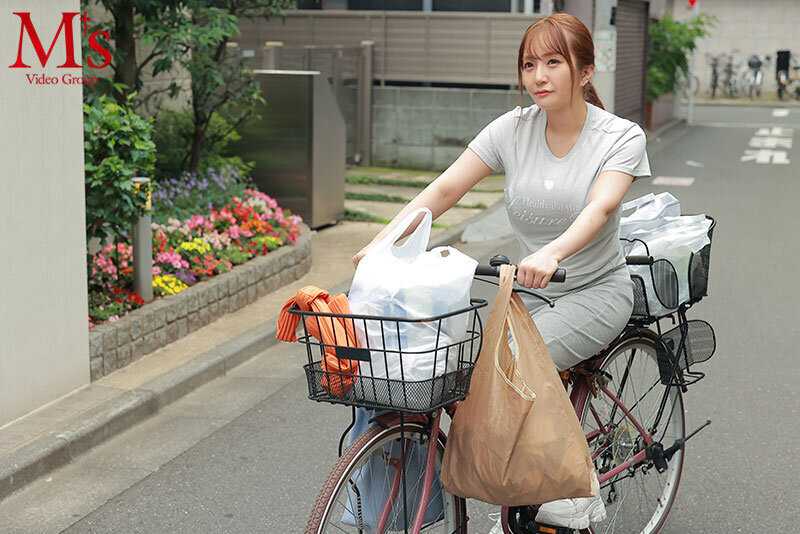 Post-Pregnancy Sensual Massage Treatment for Young Mother Aiji Ai - A specialized therapeutic session focusing on heightened sensitivity and recovery