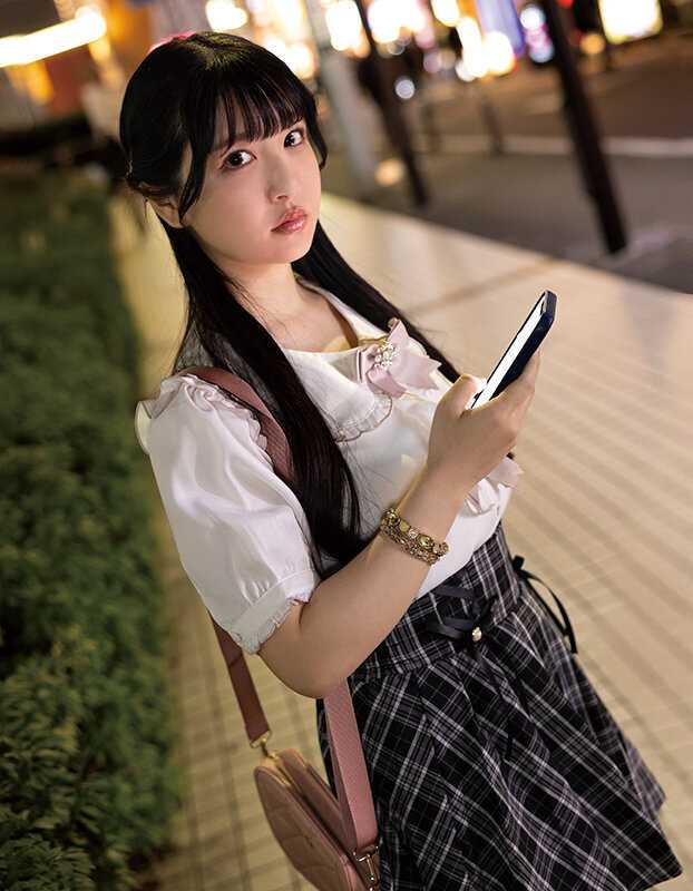 立ちんぼ女子大生 夜に立つ理由を密着取材！ 真白ふわり