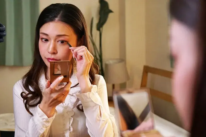 Wife Mary Tachibana Becomes Mistress After Seeing Greedy President's Massive Erection[Origin]