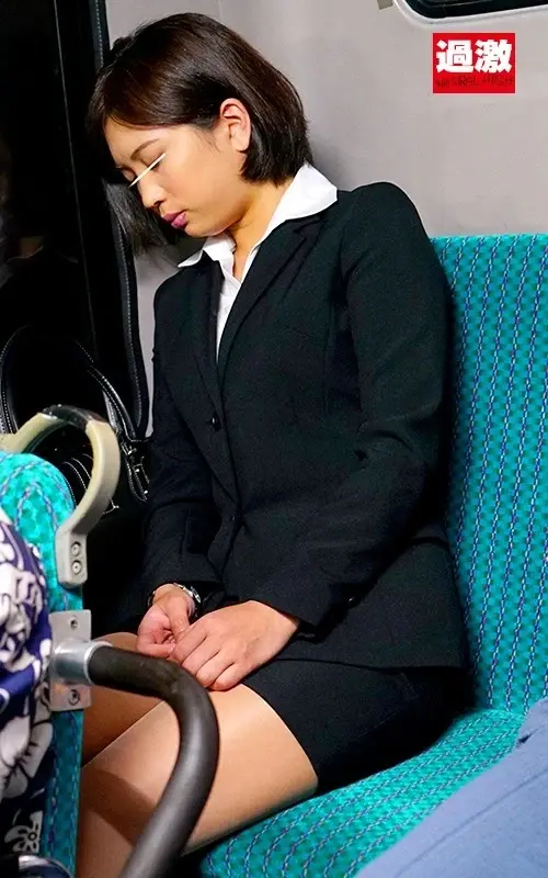 Beautiful Legs Lady 3 Squirts So Much She Leaves Wet Marks in Her Pantyhose from Being Fingered by a Pervy Teacher[Origin]