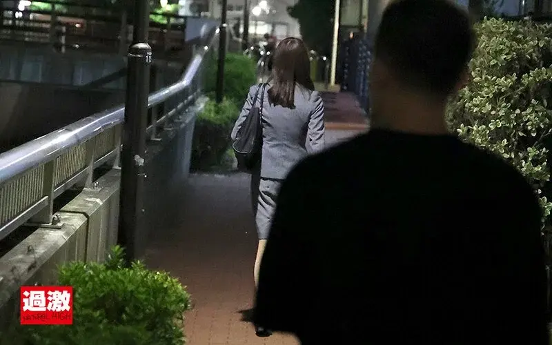 Please stop! You can finish inside! Don't hold me down with endless deep thrusts! The woman broken from boundless penetration[Origin]