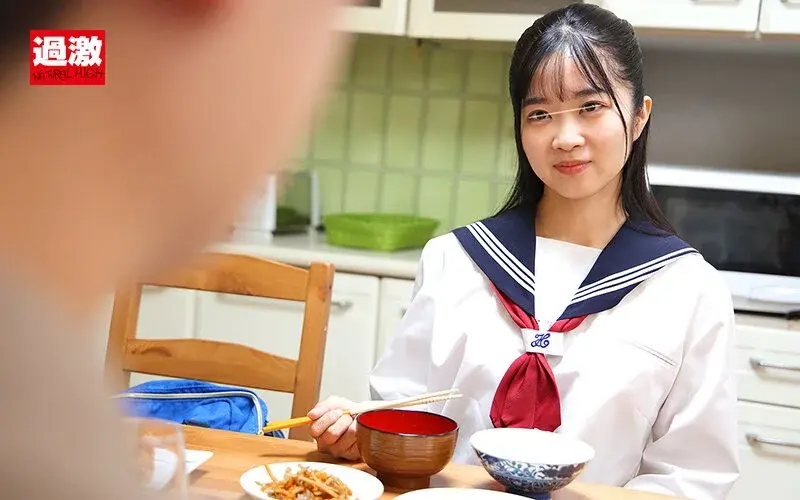 Devilish schoolgirl seduces sister's boyfriend with black pantyhose penetration, making him ejaculate multiple times[Origin]