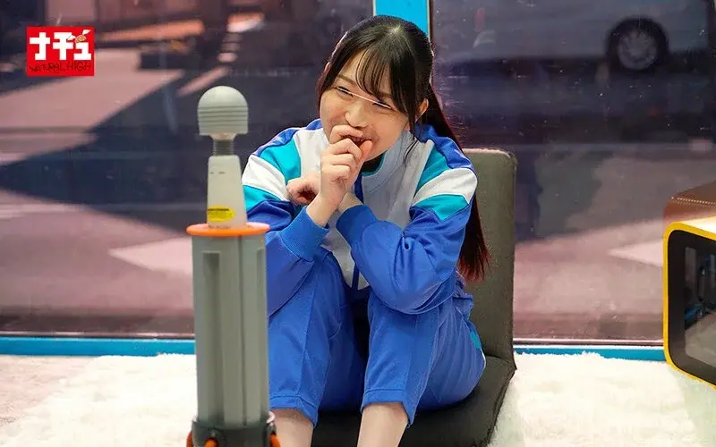 Magic Mirror Bus Incontinence Challenge - Direct Pelvic Pressure! Aim for 100 Squats with Vibrator Counter! Female Student After Club Activities Loses Control and Leaks in Spread Position