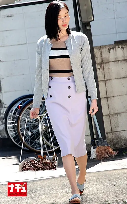 Chaste Wife 4: Repeatedly Brought to Climax Until Losing Consciousness by Intruder's Aphrodisiac Oil-Covered Member with Immediate Penetration and Internal Release