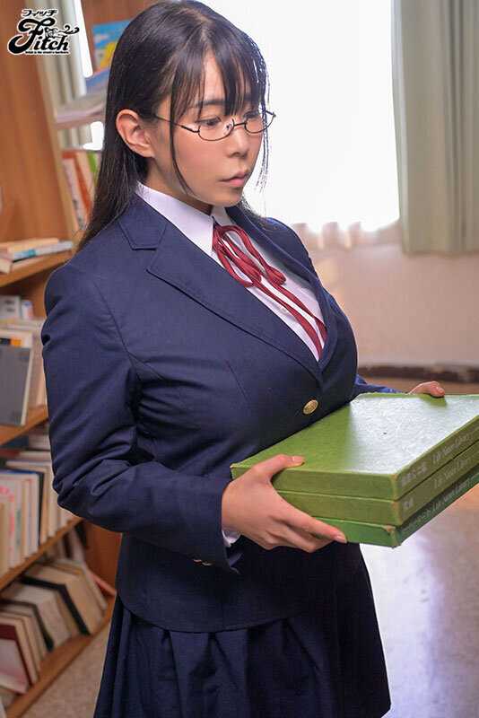 Buried deep in my student's melon-sized breasts! Live action version! The introverted K-cup girl Yuria Yoshine