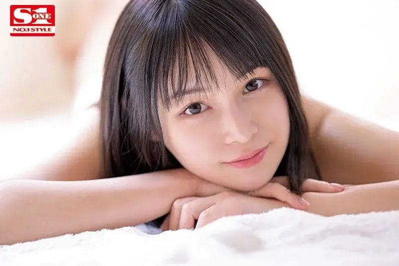 Gravure idol Kaede Hinata - Complete uncut permanent preservation edition featuring 8 precious heart-pounding scenes from her first intimate experience