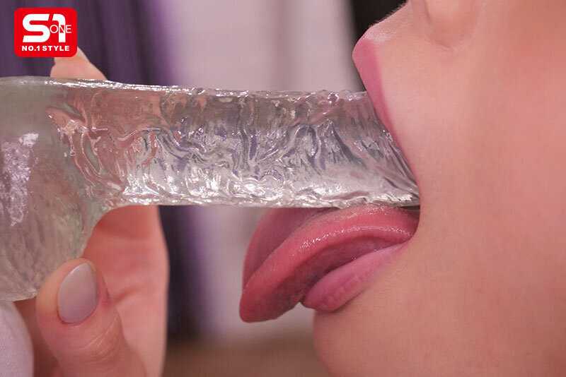 「これ絶対気持ちいいやつ…」 顔もテクも圧巻エスワン女優のチ●ポしゃぶりがモロ見え！超・鮮・明！！究極のディルドフェラ映像45連発！