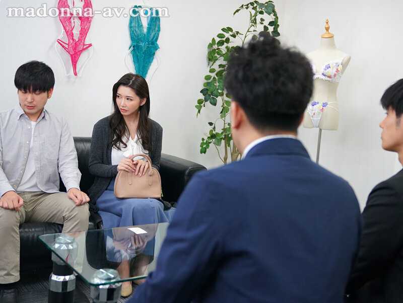 下着モデルNTR 取引先とカメラマンに溺れた妻の【閲覧注意】寝取られ映像 愛弓りょう