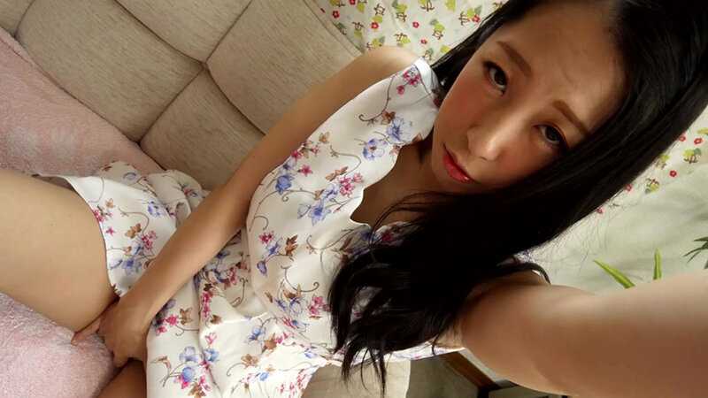 おちん〇ん刺激しちゃうぞ 自撮り二人きりオナニー さとみ 鈴木さとみ